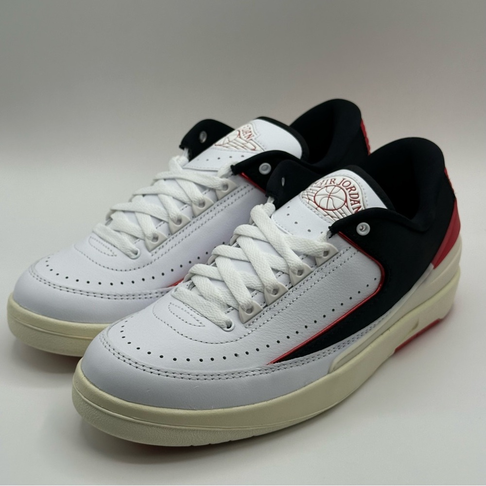 Women’s Jordan 2 Retro Low Chicago Twist Red/ Black Satin FD4849-106 New Sz 8.5 - Picture 2 of 12